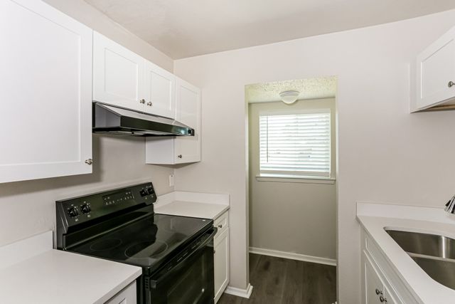 250 Prairie Grove Drive, Dallas, TX 75217