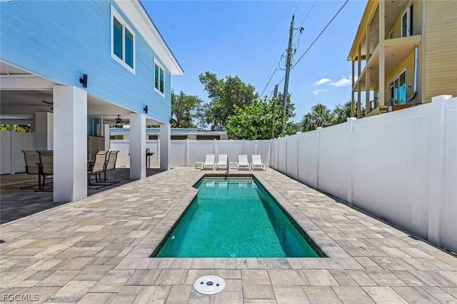 146 Delmar AVE, Fort Myers Beach, FL 33931