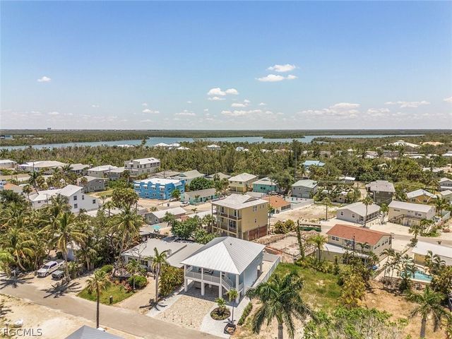 146 Delmar AVE, Fort Myers Beach, FL 33931