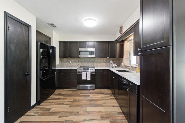 6302 NW 67TH TERRACE, Ocala, FL 34482