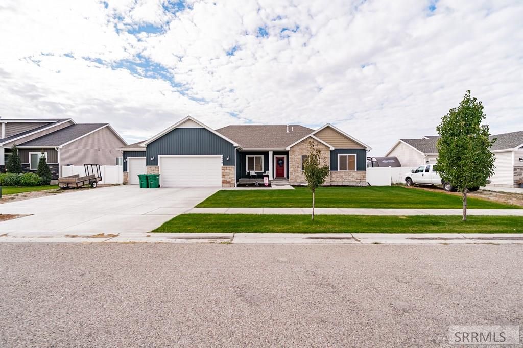 Image 4 of property listing at 2848 E Larson Drive, Idaho Falls, ID 83401