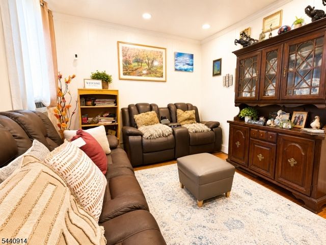 205 E 24Th St, Paterson City, NJ 07514