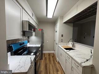 5812 ROYAL RIDGE DR #C, Springfield, VA 22152