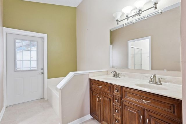 1008 OLD BARN ROAD, Orlando, FL 32825