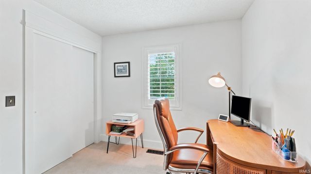 9910 Sawtooth Court, Fort Wayne, IN 46804