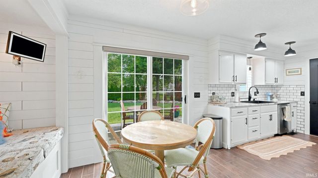 9910 Sawtooth Court, Fort Wayne, IN 46804