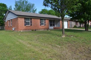 1807 S Center Avenue, Denison, TX 75021