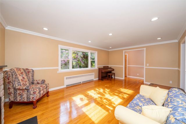 10 Horseshoe Road, Mount Kisco, NY 10549