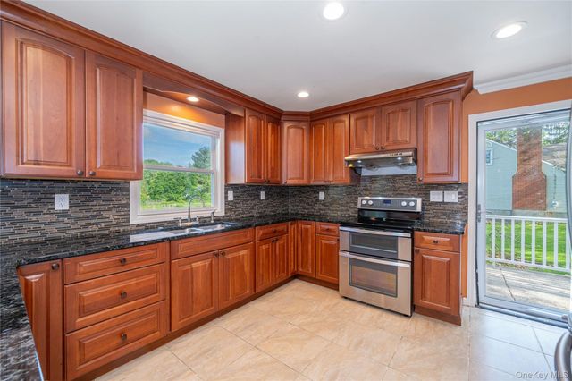 10 Horseshoe Road, Mount Kisco, NY 10549