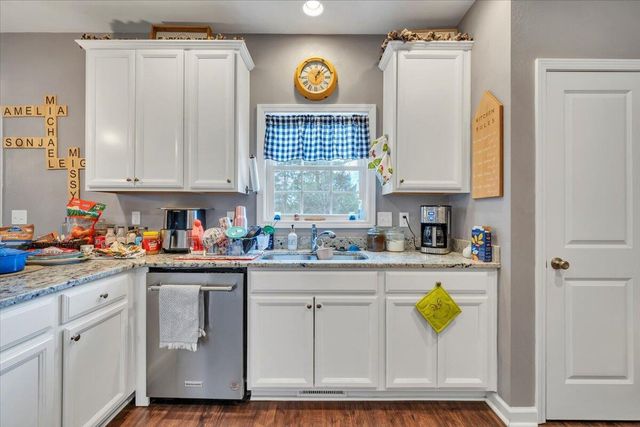 2060 Heys LN, Vinton, VA 24179