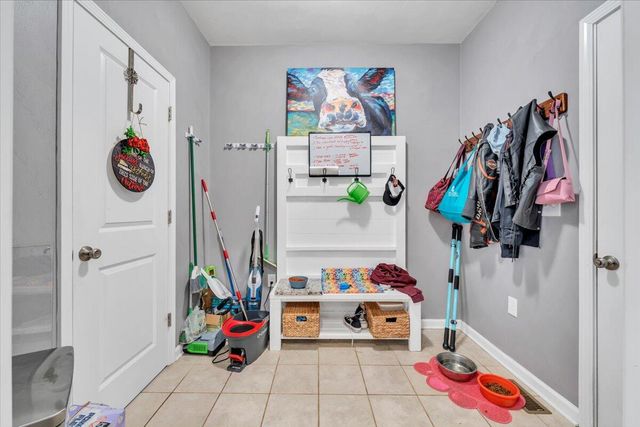 2060 Heys LN, Vinton, VA 24179