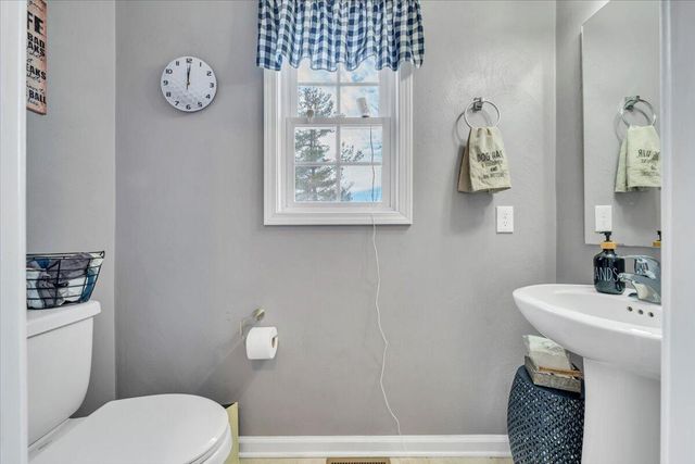 2060 Heys LN, Vinton, VA 24179