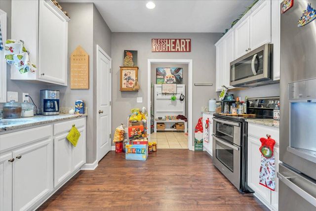 2060 Heys LN, Vinton, VA 24179