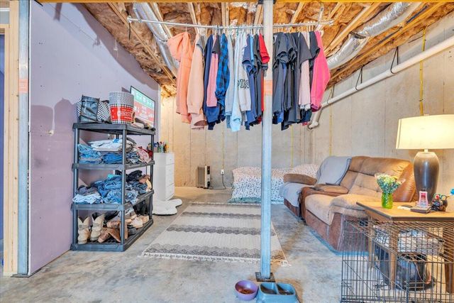 2060 Heys LN, Vinton, VA 24179