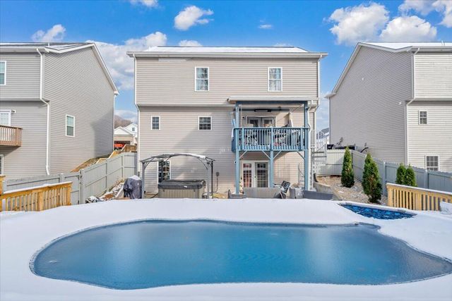 2060 Heys LN, Vinton, VA 24179