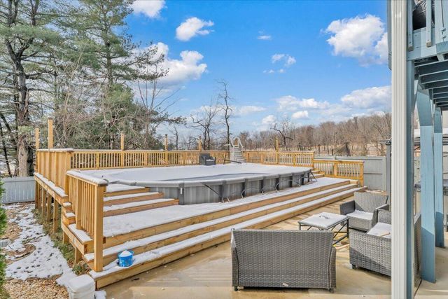 2060 Heys LN, Vinton, VA 24179