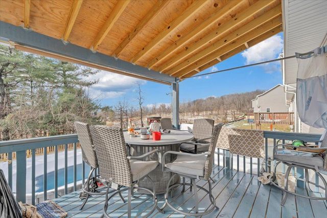 2060 Heys LN, Vinton, VA 24179