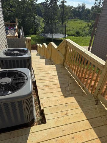 2060 Heys LN, Vinton, VA 24179