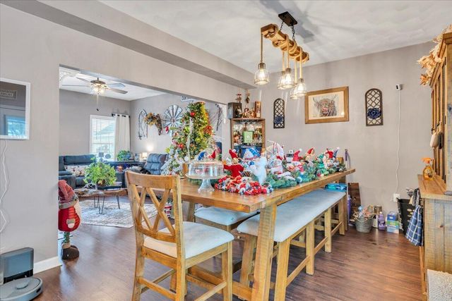 2060 Heys LN, Vinton, VA 24179