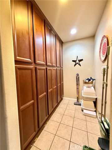 3895 American Elm Road, San Bernardino, CA 92407