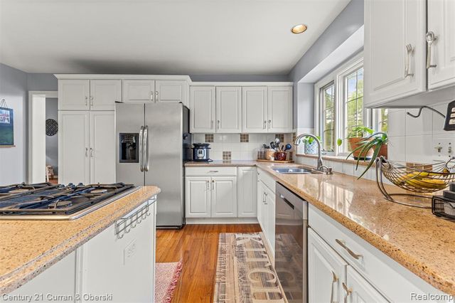 756 Sandalwood Road, Canton, MI 48188