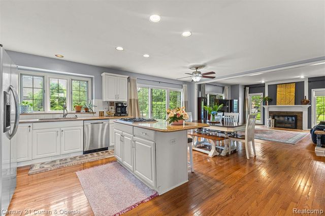 756 Sandalwood Road, Canton, MI 48188