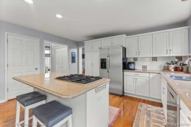 756 Sandalwood Road, Canton, MI 48188