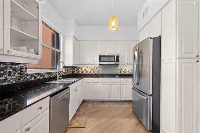 731 Crandon Blvd 308, Key Biscayne, FL 33149