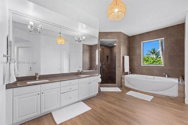 731 Crandon Blvd 308, Key Biscayne, FL 33149