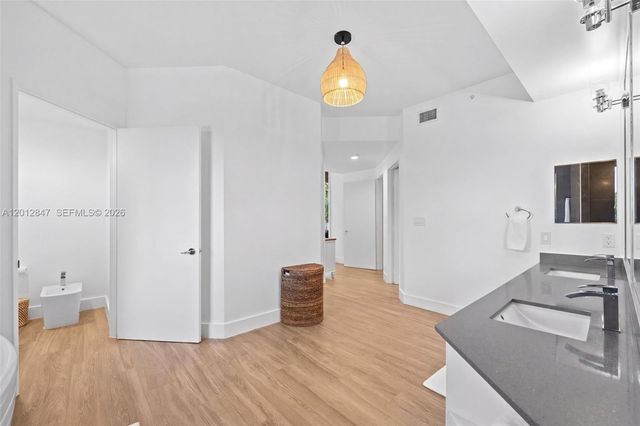 731 Crandon Blvd 308, Key Biscayne, FL 33149