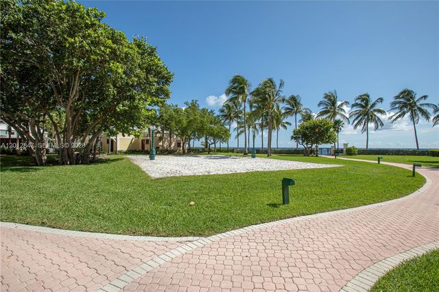 731 Crandon Blvd 308, Key Biscayne, FL 33149