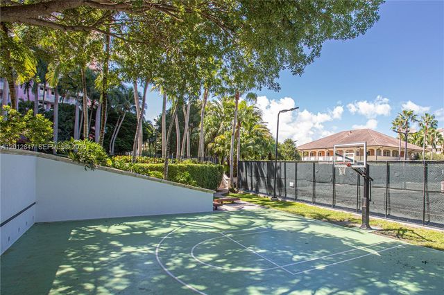 731 Crandon Blvd 308, Key Biscayne, FL 33149