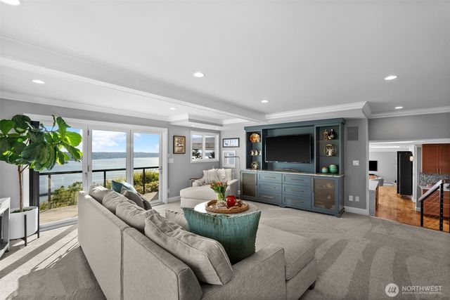 3404 Shorecliff Drive NE, Tacoma, WA 98422