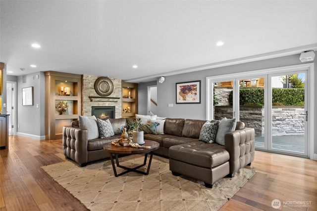 3404 Shorecliff Drive NE, Tacoma, WA 98422