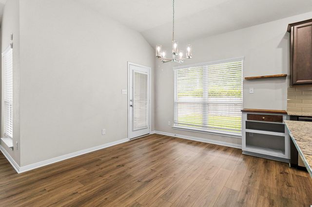 121 New Dawn Trail, Huntsville, TX 77320