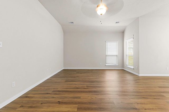 121 New Dawn Trail, Huntsville, TX 77320