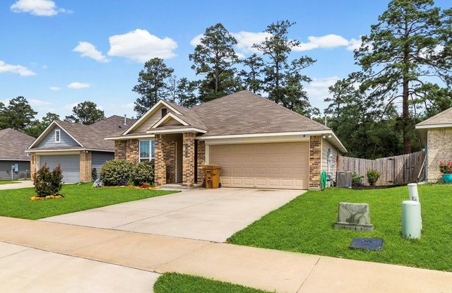 121 New Dawn Trail, Huntsville, TX 77320