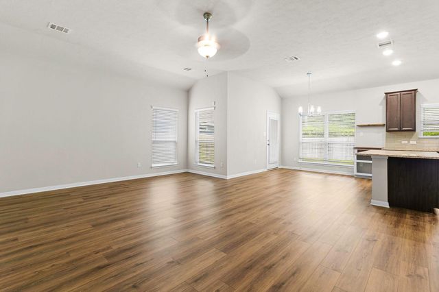 121 New Dawn Trail, Huntsville, TX 77320