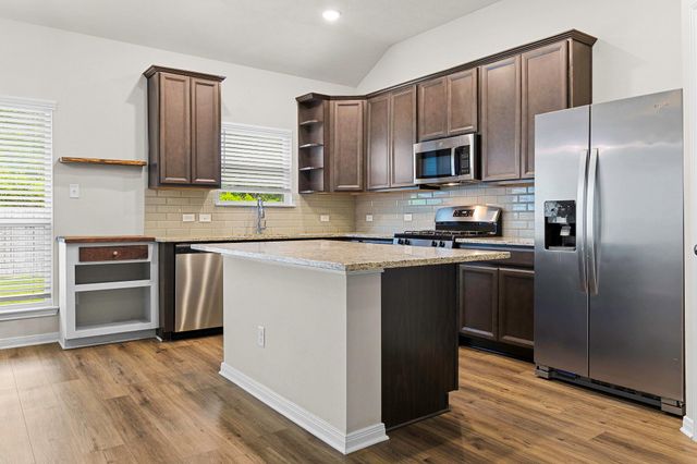 121 New Dawn Trail, Huntsville, TX 77320