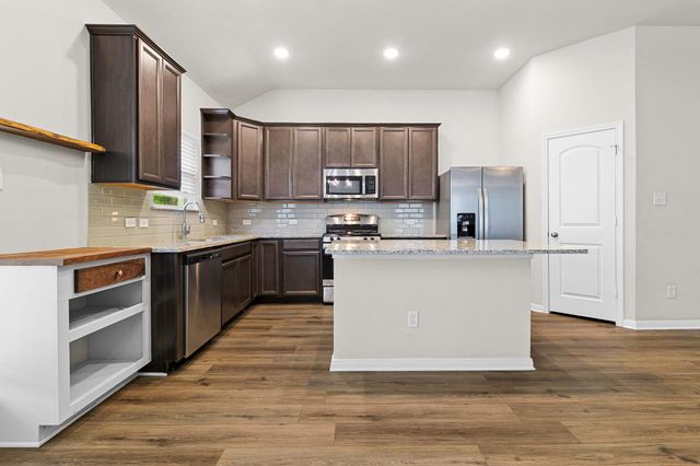 121 New Dawn Trail, Huntsville, TX 77320
