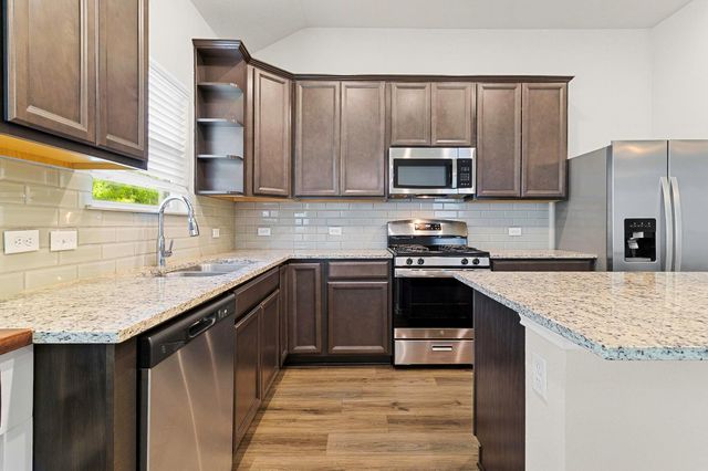 121 New Dawn Trail, Huntsville, TX 77320