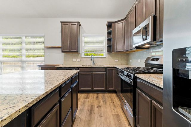 121 New Dawn Trail, Huntsville, TX 77320