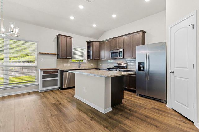 121 New Dawn Trail, Huntsville, TX 77320