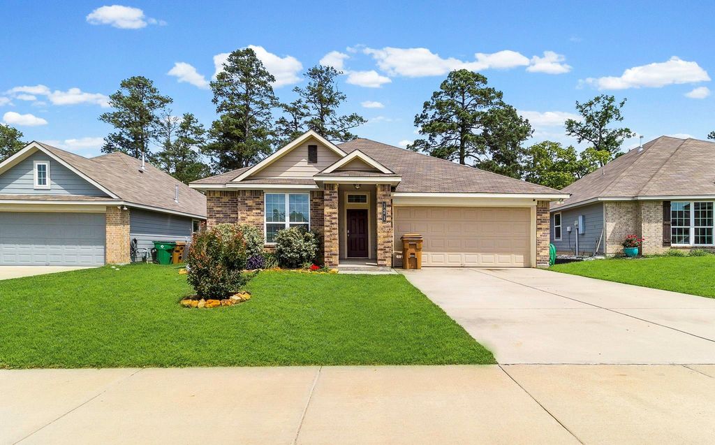 121 New Dawn Trail, Huntsville, TX 77320