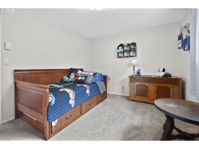 1910 HAWKINS Ln, Eugene, OR 97405