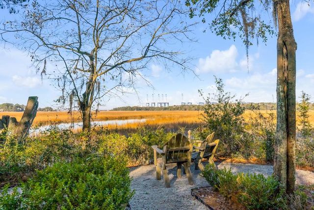 26 Saturday Road, Mount Pleasant, SC 29464