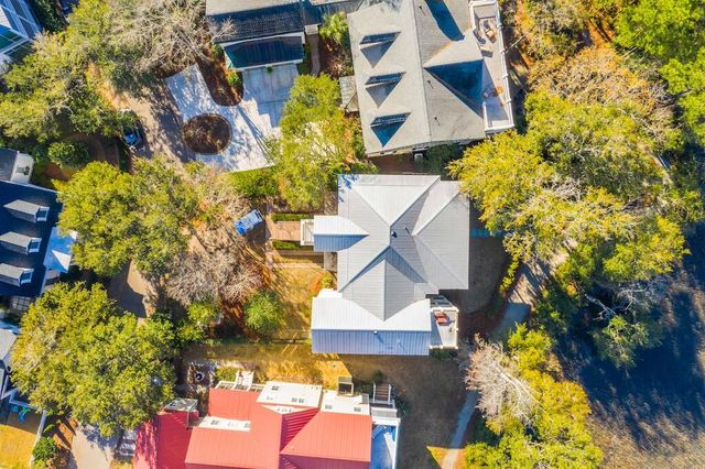 26 Saturday Road, Mount Pleasant, SC 29464