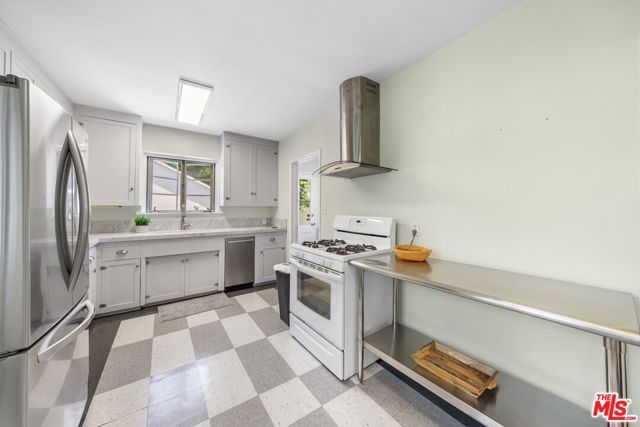 12222 Tennessee Avenue, Los Angeles, CA 90064