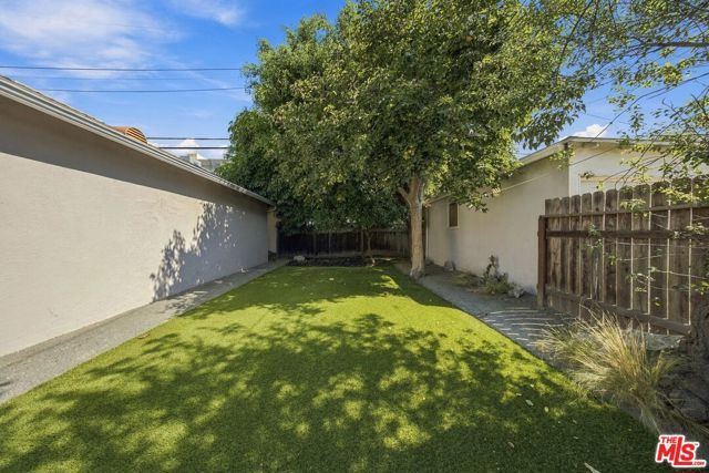 12222 Tennessee Avenue, Los Angeles, CA 90064