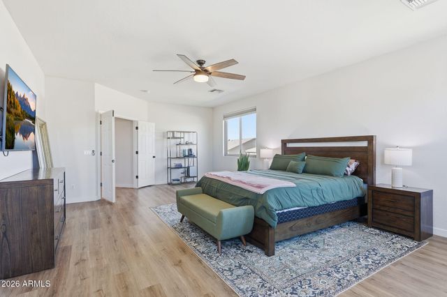 8040 W VIA MONTOYA Drive, Peoria, AZ 85383